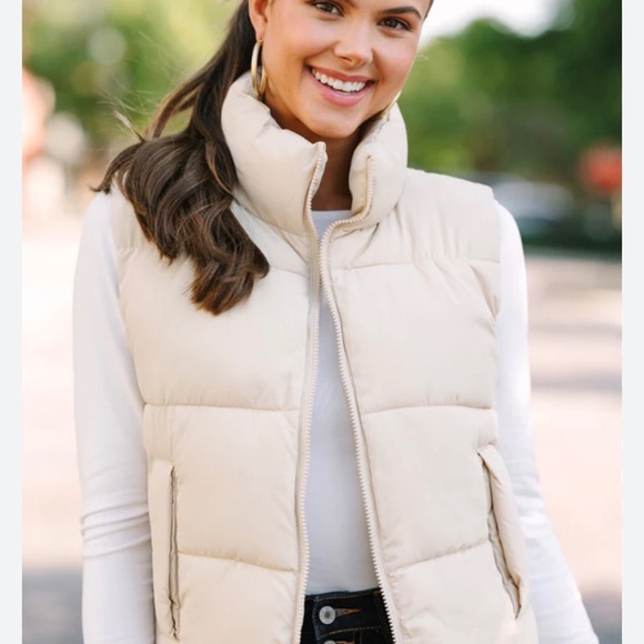 Hollister Jackets & Blazers - Hollister women's ultimate vegan lather puffer vest medium (095)